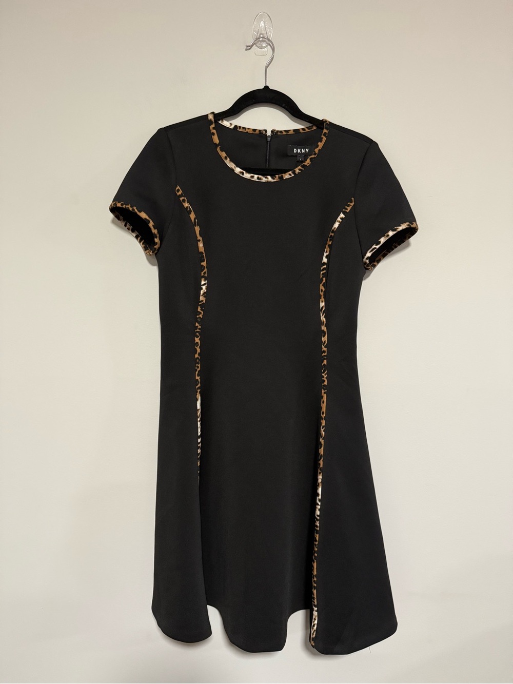 DKNY Black Short Sleeve Scuba Dress Leopard Trim Size 8 NWT LBD Office Classic